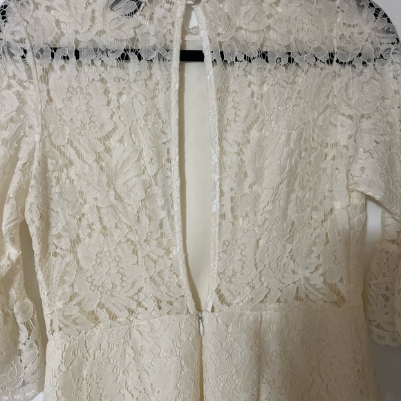 Lisa & Lucy off white lace mini dress, lined in front and bottom, open back - Picture 9 of 9